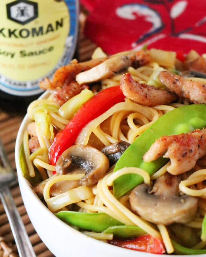 Easy Chicken Lo Mein with Vegetables