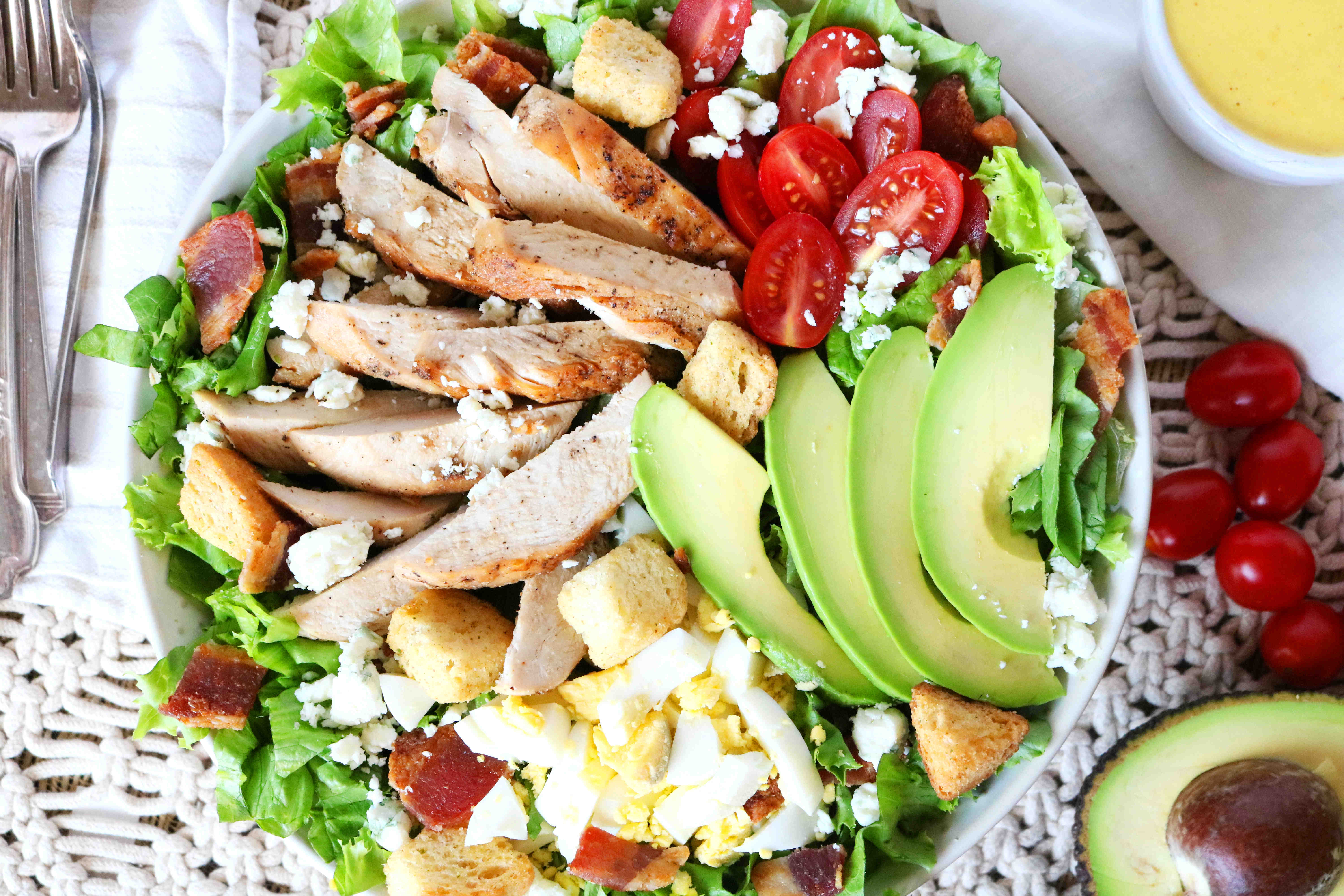 Cobb Salad Recipe (with Chicken) 