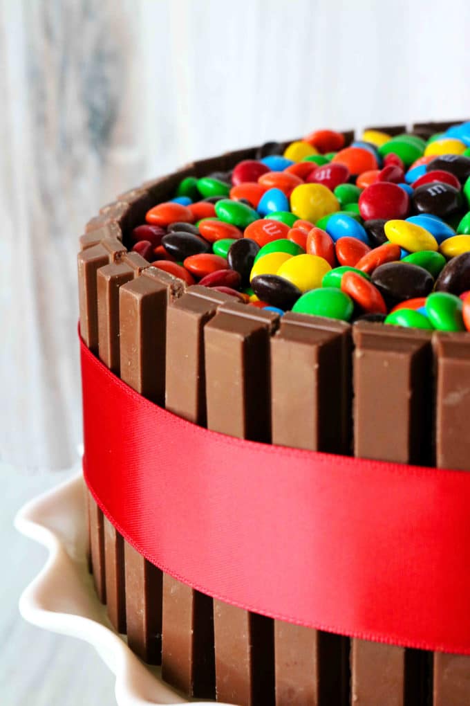 Why Chocolate Lovers Lose Their Minds Over This “Chocolate Explosion Cake” 3 Image