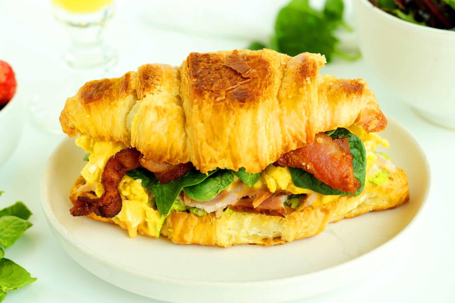 Easy Croissant Sandwich Recipe (Perfect for Breakfast + Brunch)