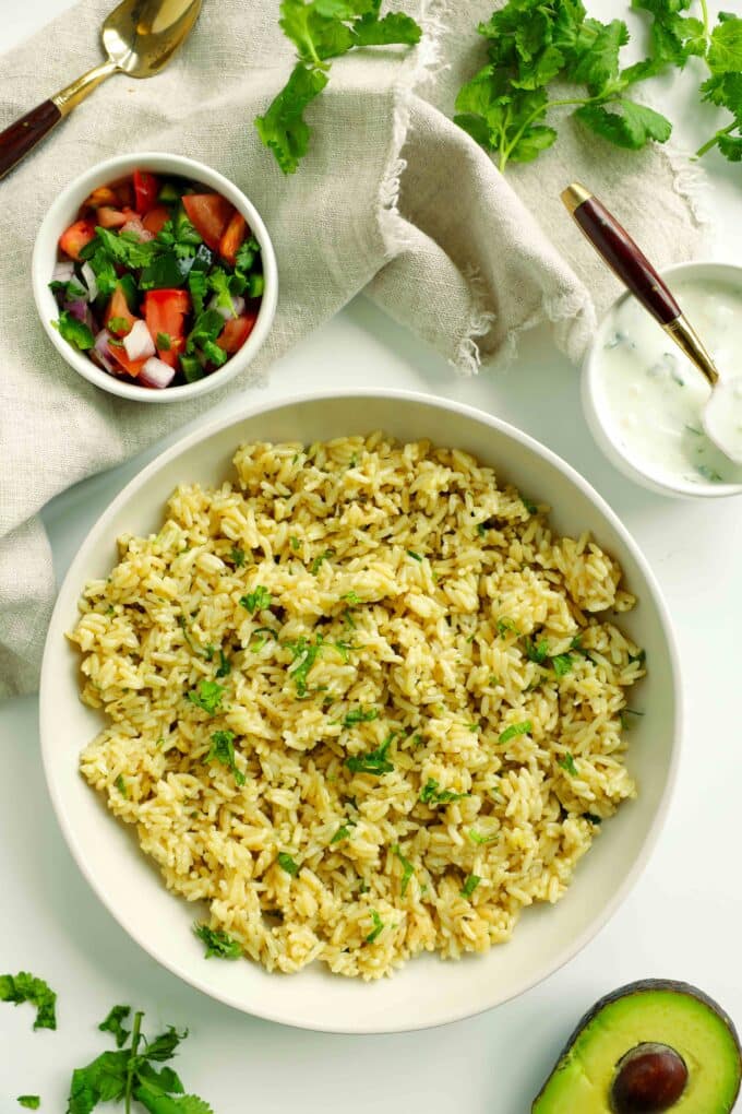 Taco bowl assembly with cilantro lime rice